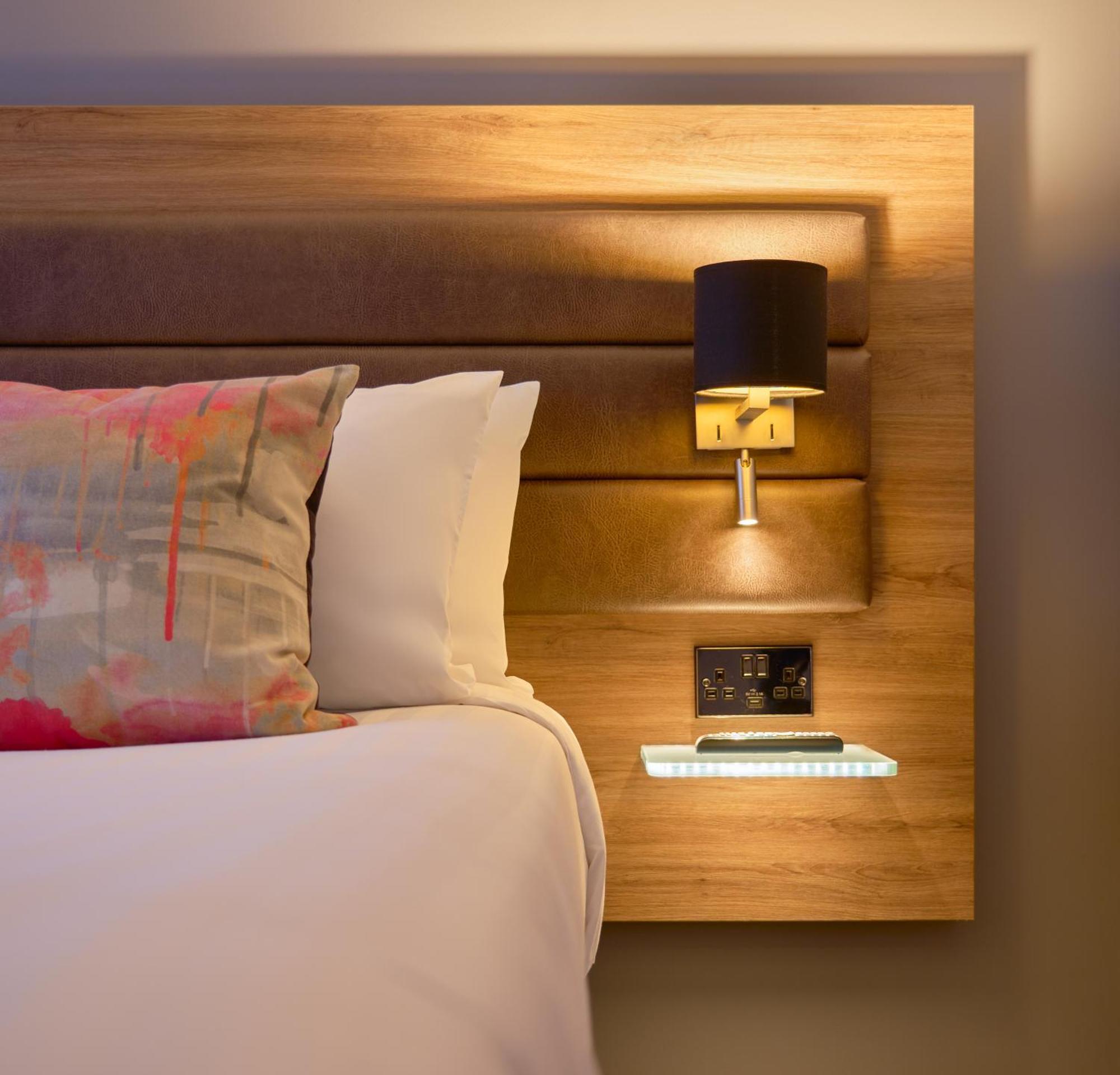 Moxy Dublin City Экстерьер фото
