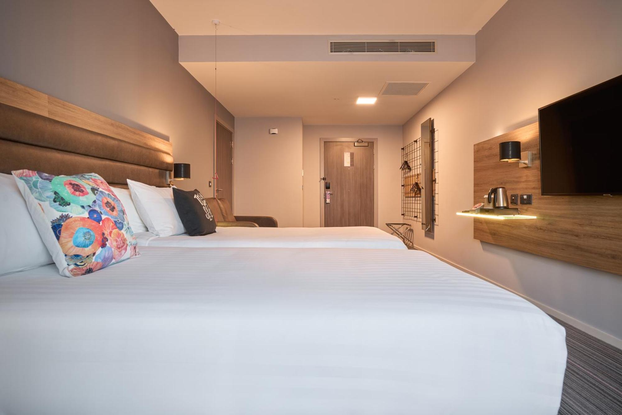 Moxy Dublin City Экстерьер фото