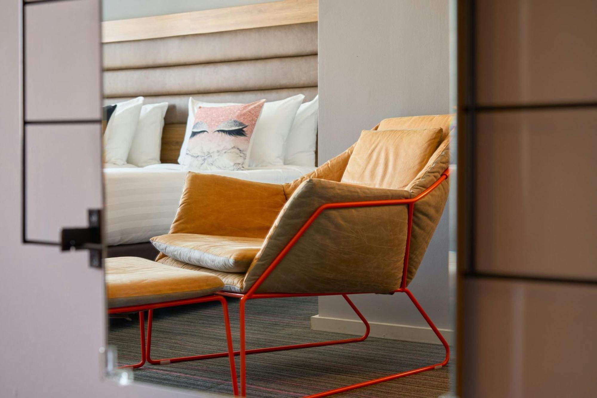 Moxy Dublin City Экстерьер фото